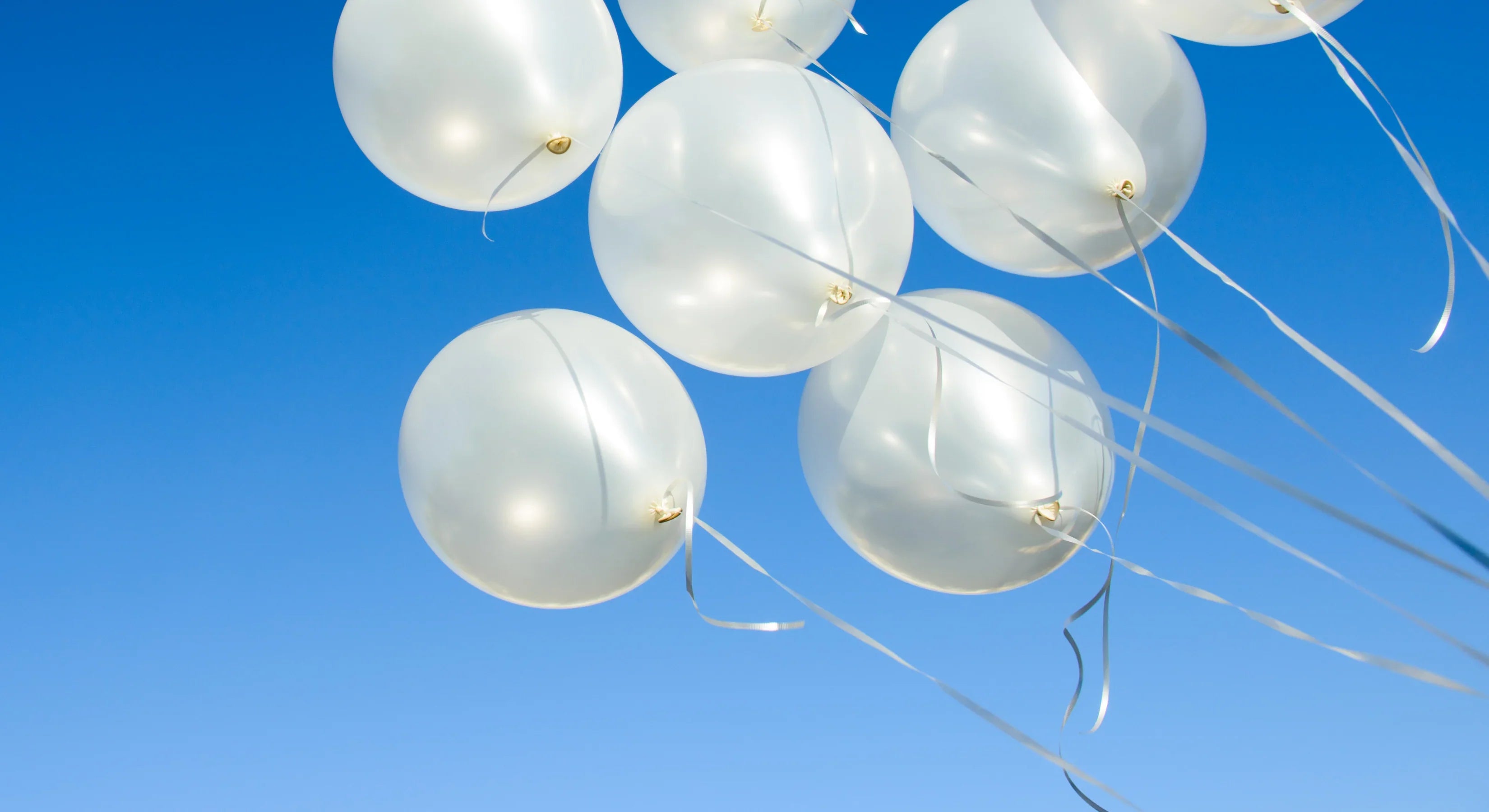 Ensfarvede latex balloner