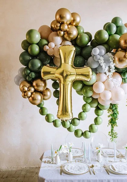 Guld kors folieballon, 103,5x74,5 cm.