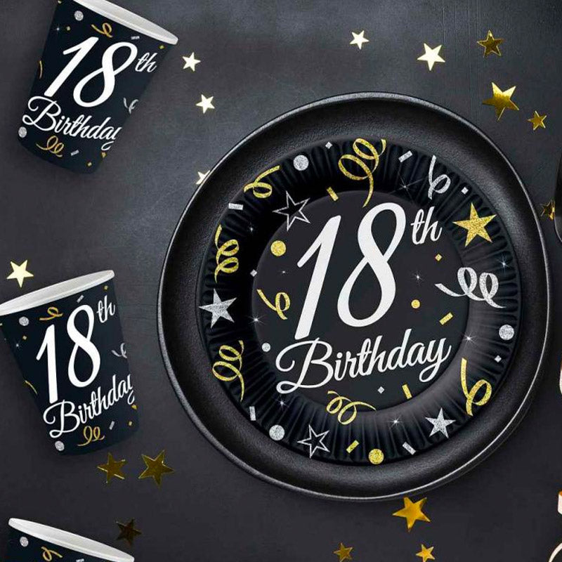 Borddækning med Sorte Pap kopper med 18th birthday