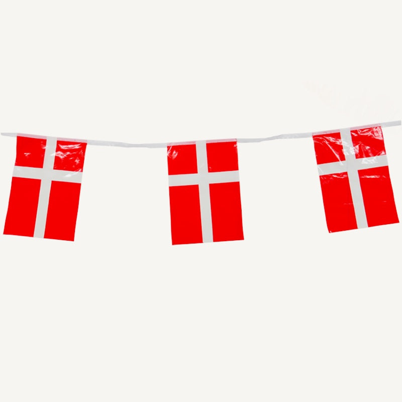 plast guirlande med danske flag 4 m.