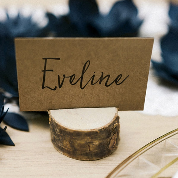 Bordkortholder i natur træ med navnekort