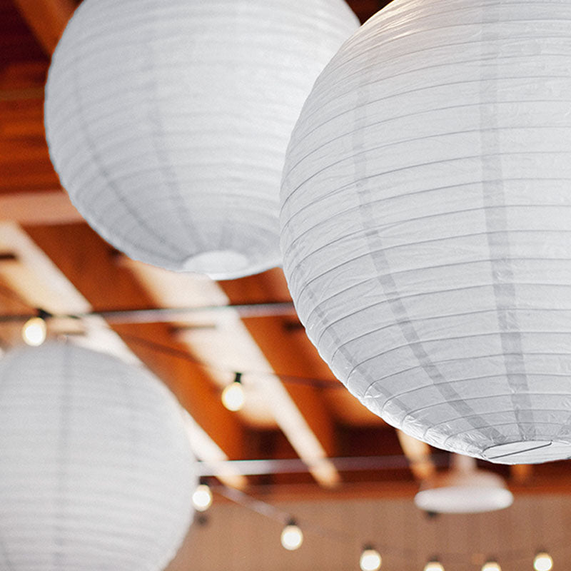 Hvid papirlanterne, 35 cm.