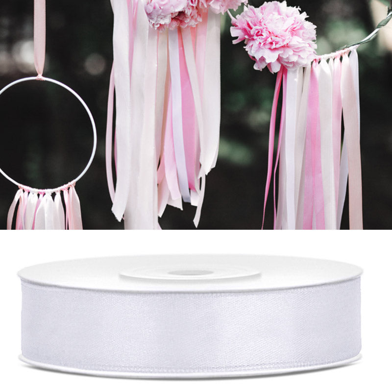Hvidt satin bånd, 12 mm.