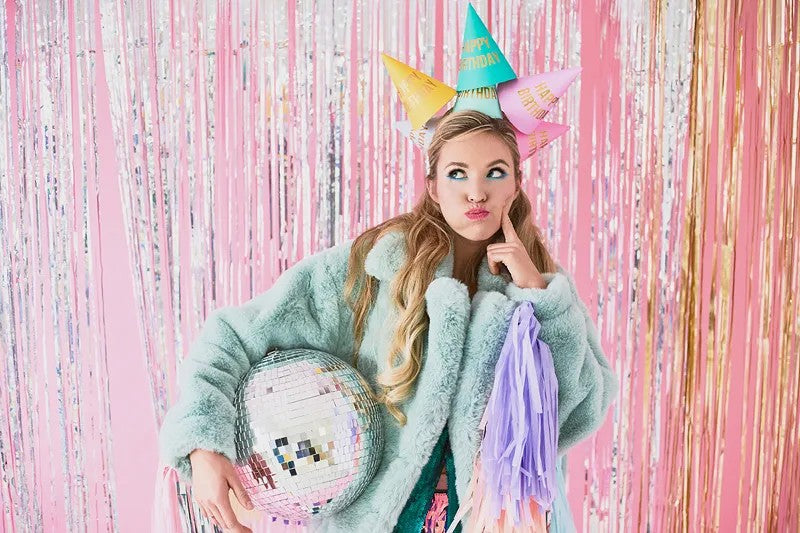 Farverige "Happy birthday" festhatte, 6 stk.