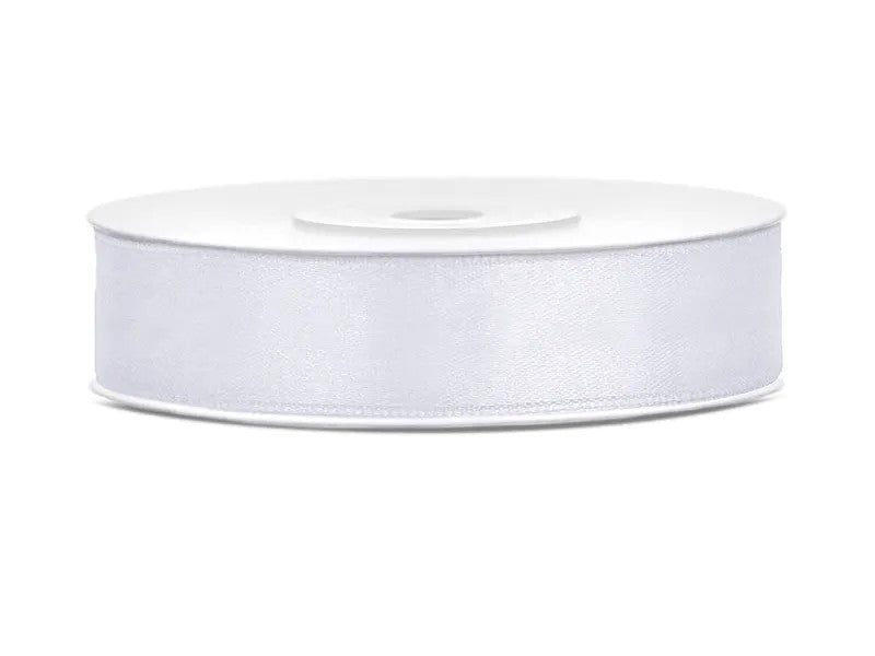 Hvidt satin bånd, 12 mm.