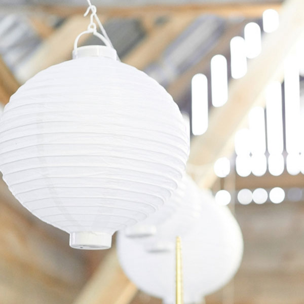 Hvid LED lanterne - 30 cm